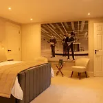 10 Park Square East, Luxury Serviced