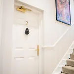 10 Park Square East, Luxury Serviced 4*