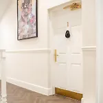 10 Park Square East, Luxury Serviced לידס