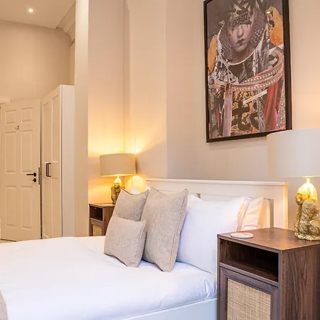 10 Park Square East, Luxury Serviced 4*