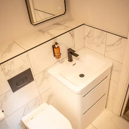 10 Park Square - Luxury Serviced