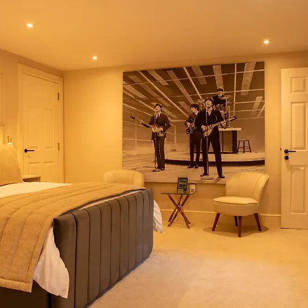10 Park Square East, Luxury Serviced