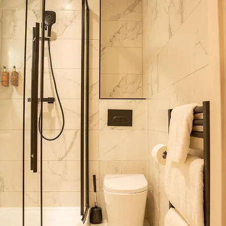 10 Park Square - Luxury Serviced 4*