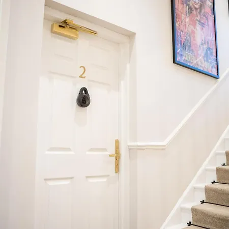 10 Park Square East, Luxury Serviced 4*