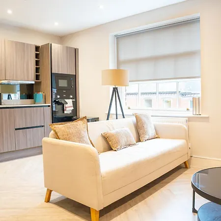 10 Park Square East, Luxury Serviced 4* ليدز