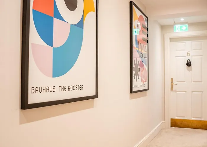 10 Park Square - Luxury Serviced Апарт-готель Лідс