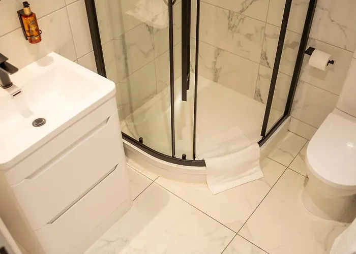 10 Park Square - Luxury Serviced 4*