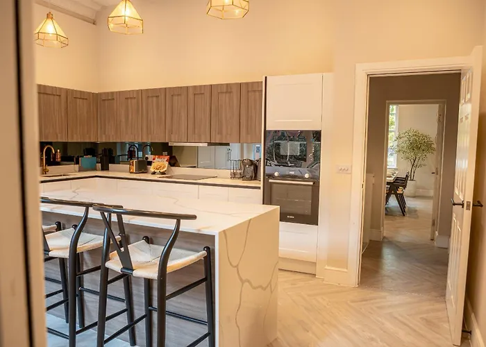 Апарт-готель 10 Park Square - Luxury Serviced 4*