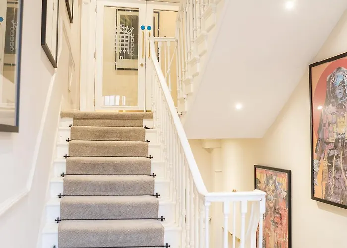 10 Park Square - Luxury Serviced Апарт-готель Лідс