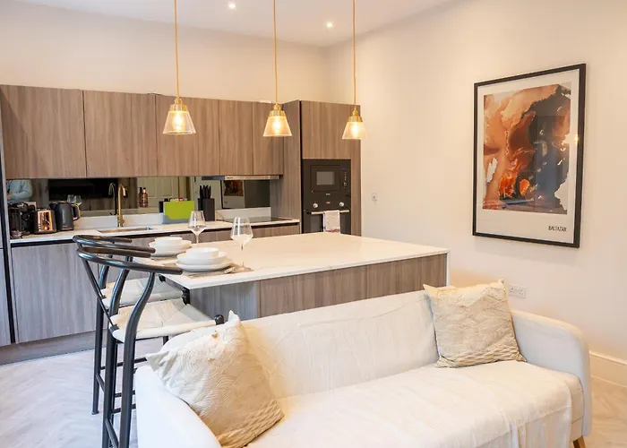 10 Park Square - Luxury Serviced Апарт-готель 4*