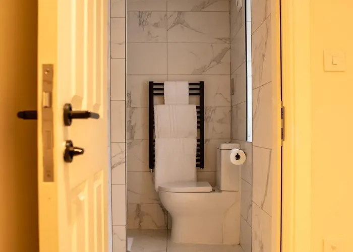 Апарт-готель 10 Park Square - Luxury Serviced