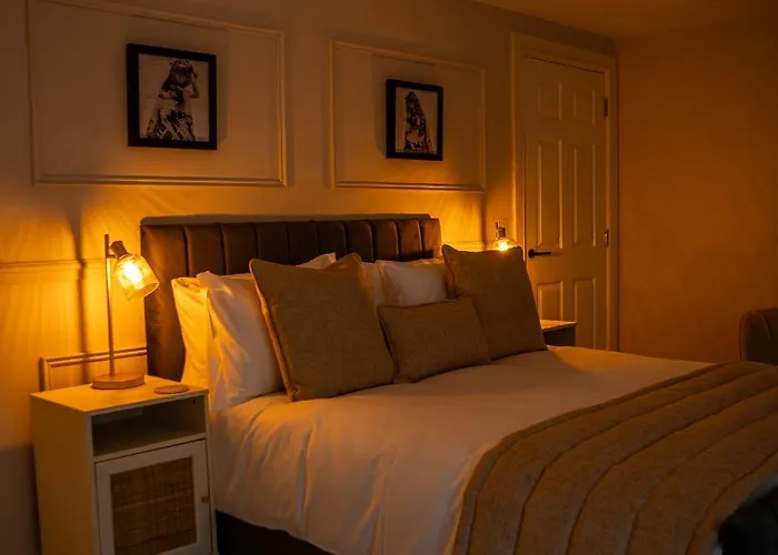 10 Park Square - Luxury Serviced Лідс