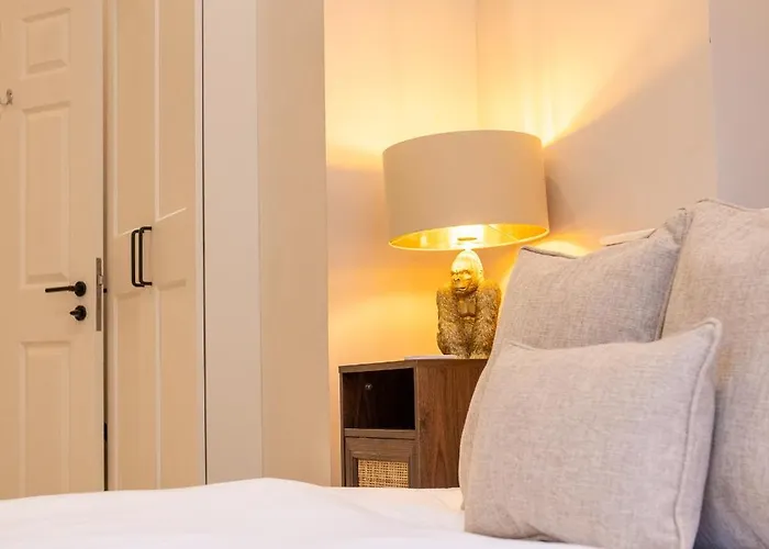 10 Park Square - Luxury Serviced