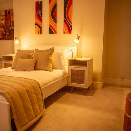 10 Park Square - Luxury Serviced Hotel apartamentowy 4*