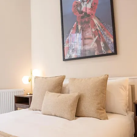 Hotel apartamentowy 10 Park Square - Luxury Serviced
