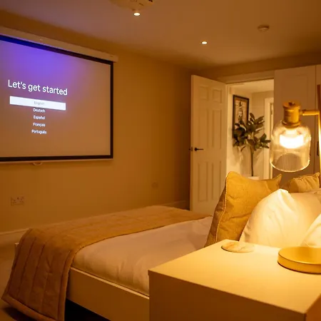 Hotel apartamentowy 10 Park Square - Luxury Serviced