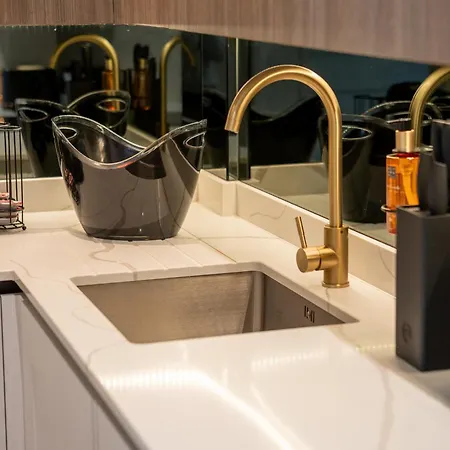 10 Park Square - Luxury Serviced