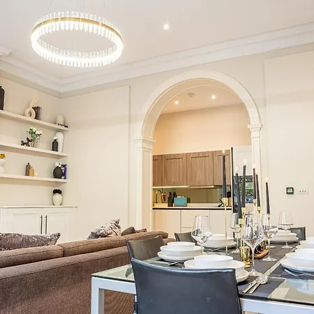 Hotel apartamentowy 10 Park Square - Luxury Serviced 4*