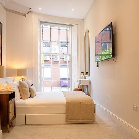 Hotel apartamentowy 10 Park Square - Luxury Serviced