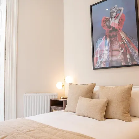 10 Park Square - Luxury Serviced Hotel apartamentowy 4*