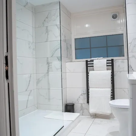 10 Park Square - Luxury Serviced