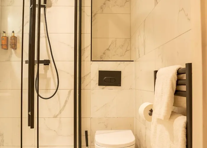 10 Park Square - Luxury Serviced 4*